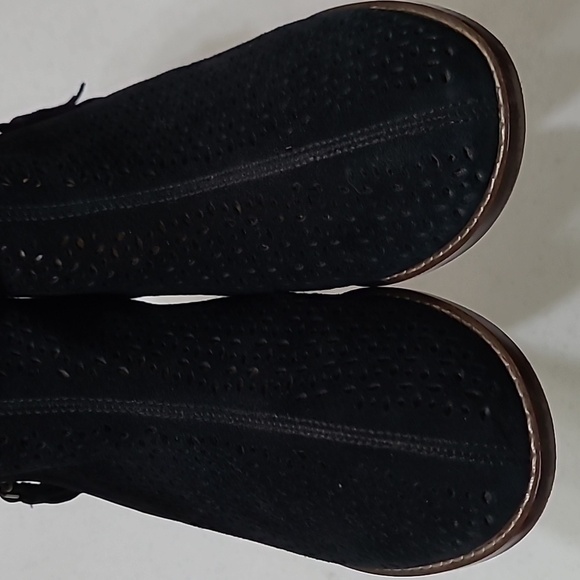 Vionic Black Suede Ankle Booties with Perforated Design size 8 - Picture 7 of 15